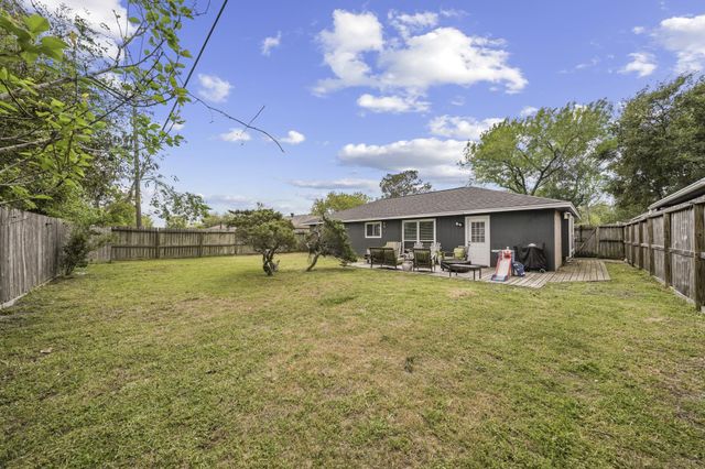 2523 Heritage Colony Drive, Webster, TX 77598