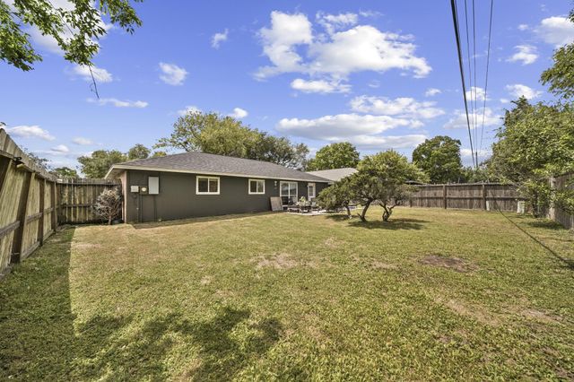2523 Heritage Colony Drive, Webster, TX 77598