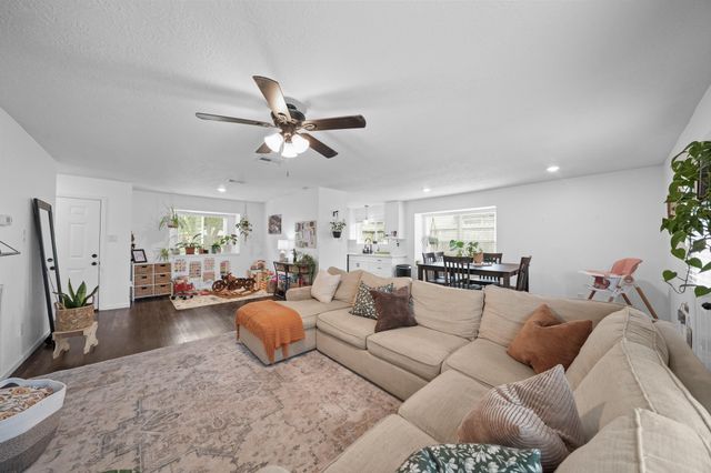 2523 Heritage Colony Drive, Webster, TX 77598