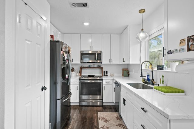 2523 Heritage Colony Drive, Webster, TX 77598