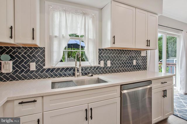 7038 BOSTON, North Beach, MD 20714