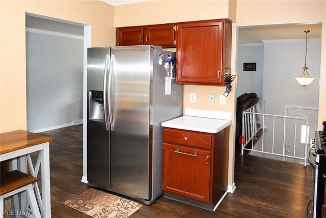8920 Lakeview Circle, Parma, OH 44129