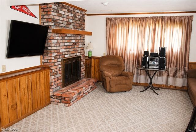 8920 Lakeview Circle, Parma, OH 44129