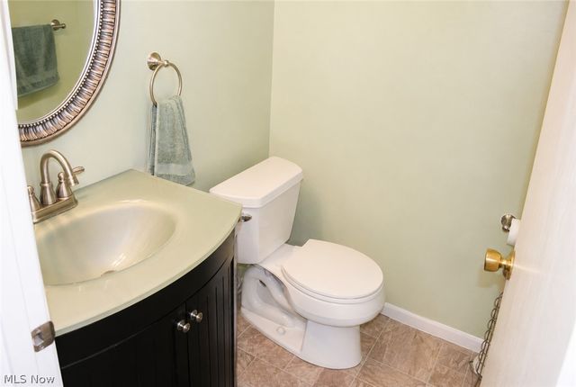 8920 Lakeview Circle, Parma, OH 44129