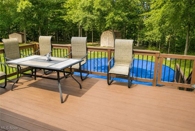 8920 Lakeview Circle, Parma, OH 44129