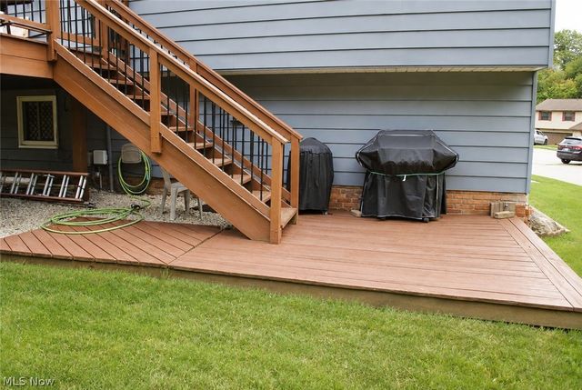 8920 Lakeview Circle, Parma, OH 44129