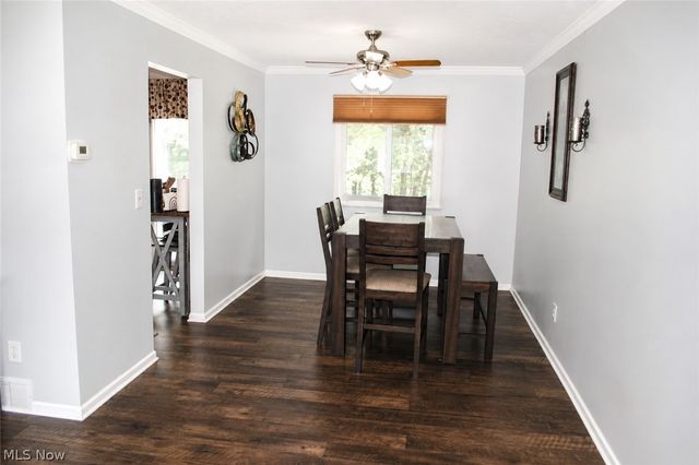 8920 Lakeview Circle, Parma, OH 44129