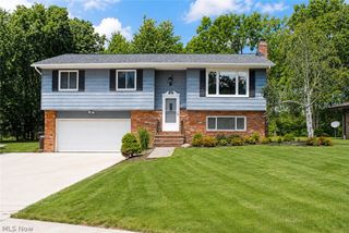 8920 Lakeview Circle, Parma, OH 44129
