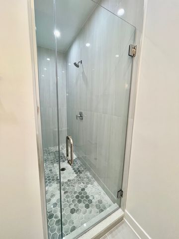 2238 W 24th Street 2F, Chicago, IL 60608