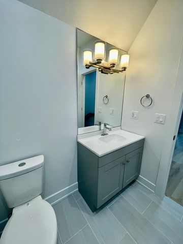 2238 W 24th Street 2F, Chicago, IL 60608