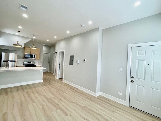 2238 W 24th Street 2F, Chicago, IL 60608