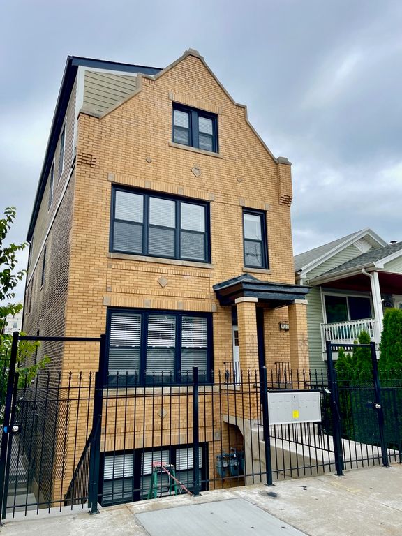 2238 W 24th Street 2F, Chicago, IL 60608