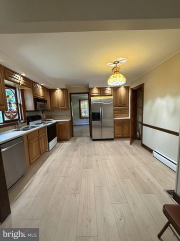 446 HANSON AVE, Fredericksburg, VA 22401