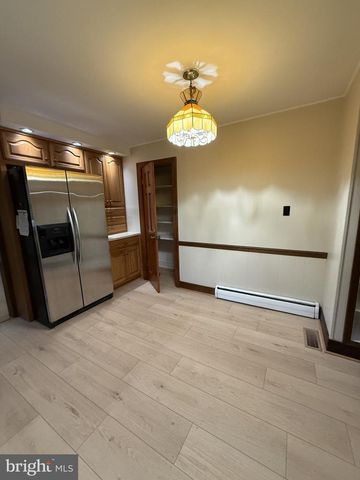 446 HANSON AVE, Fredericksburg, VA 22401
