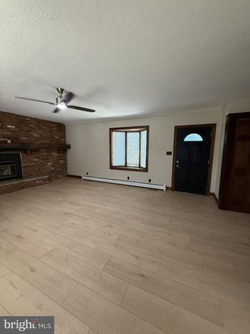 446 HANSON AVE, Fredericksburg, VA 22401