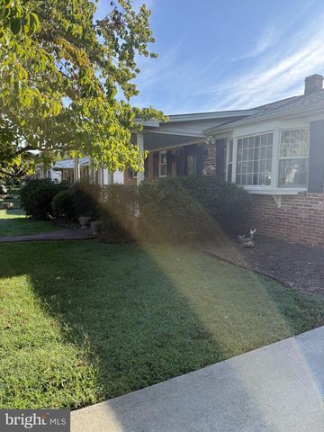 446 HANSON AVE, Fredericksburg, VA 22401