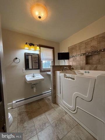 446 HANSON AVE, Fredericksburg, VA 22401