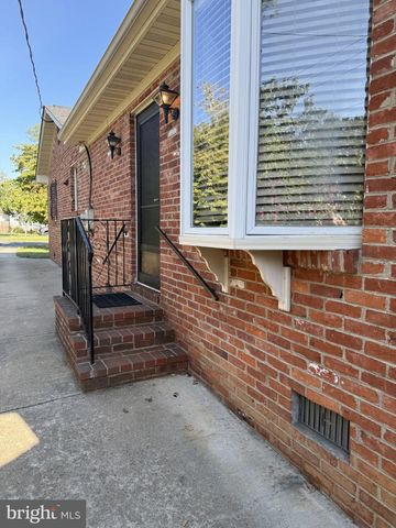 446 HANSON AVE, Fredericksburg, VA 22401