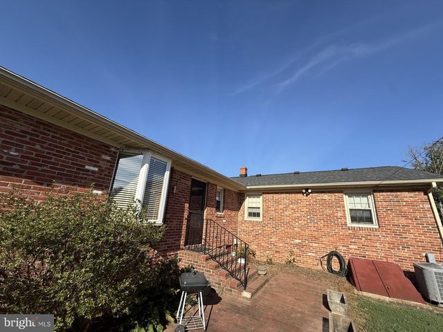 446 HANSON AVE, Fredericksburg, VA 22401