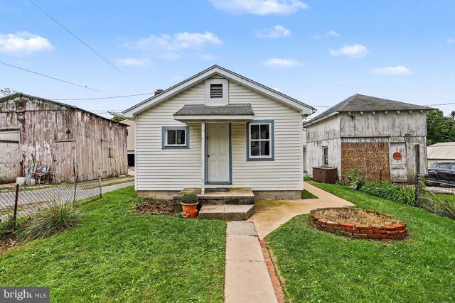 113 S PLEASANT AVE, Dallastown, PA 17313
