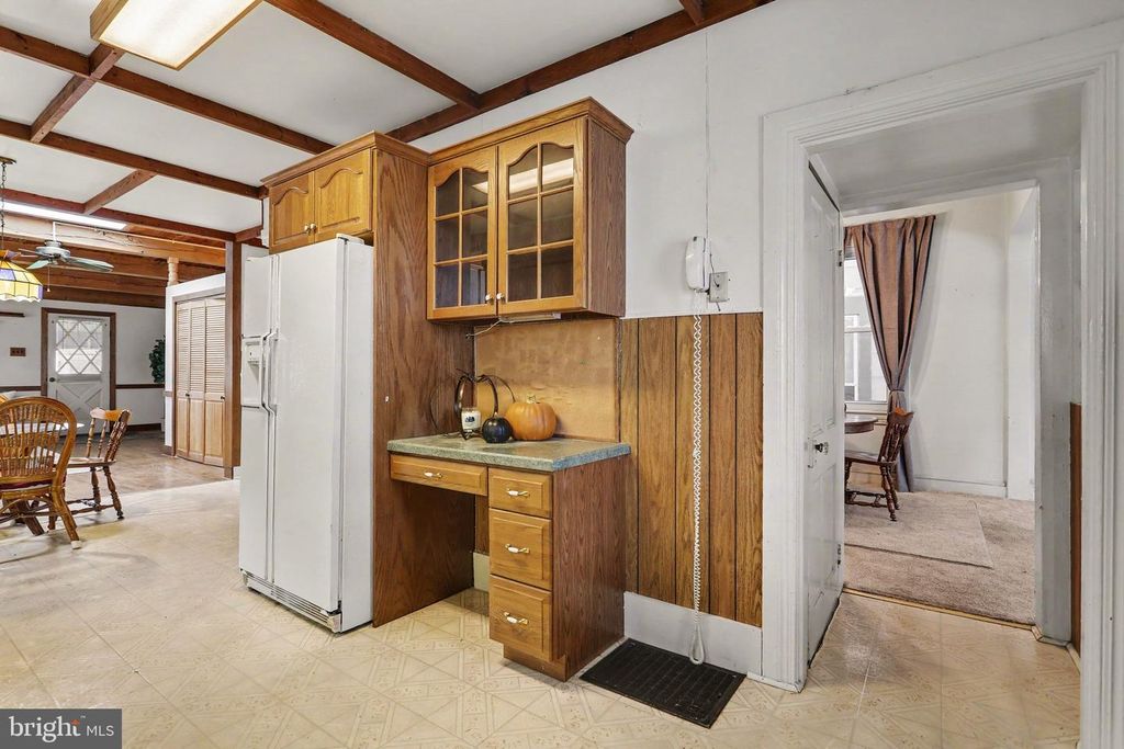 Image 14 of property listing at 113 S PLEASANT AVE, Dallastown, PA 17313