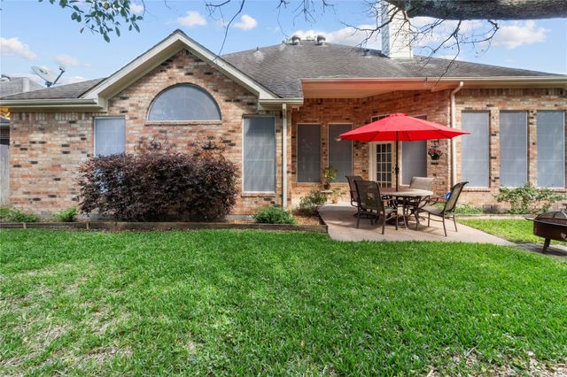 123 Island Breeze Circle, League City, TX 77573