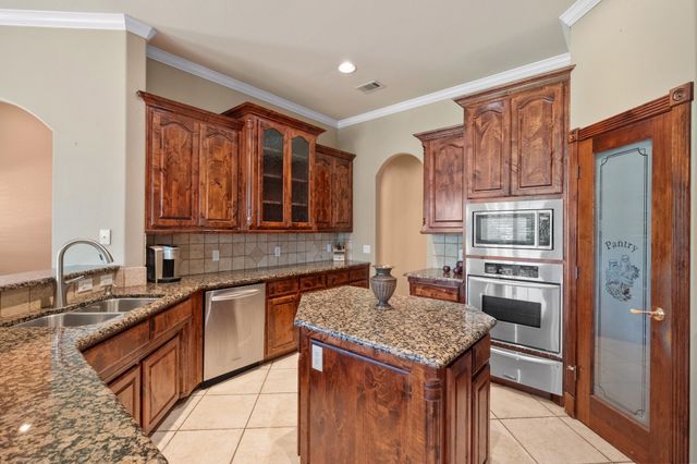 3240 Caleb Court E, Midlothian, TX 76065