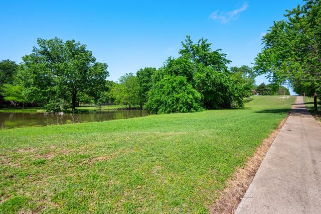 3240 Caleb Court E, Midlothian, TX 76065