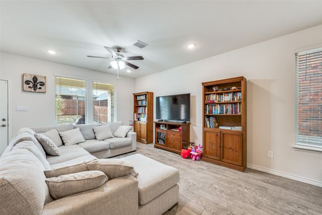 8164 Trudy Lane, Fort Worth, TX 76120