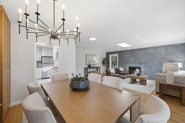 190 E Middlefield Road, Mountain View, CA 94043