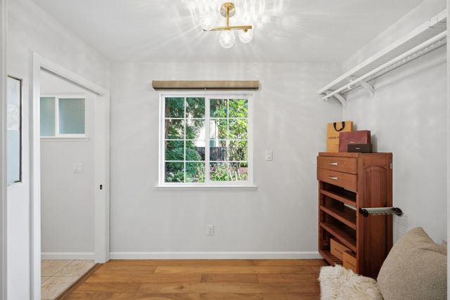 190 E Middlefield Road, Mountain View, CA 94043