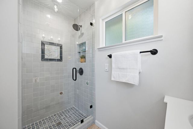 190 E Middlefield Road, Mountain View, CA 94043