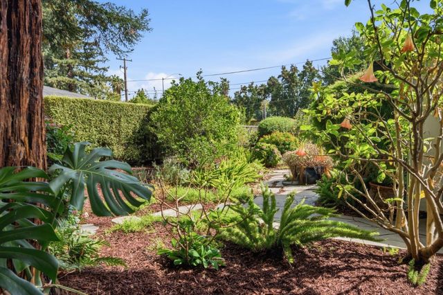 190 E Middlefield Road, Mountain View, CA 94043