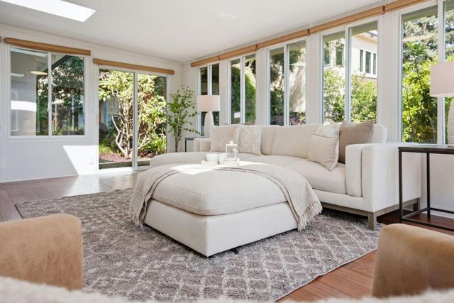 190 E Middlefield Road, Mountain View, CA 94043