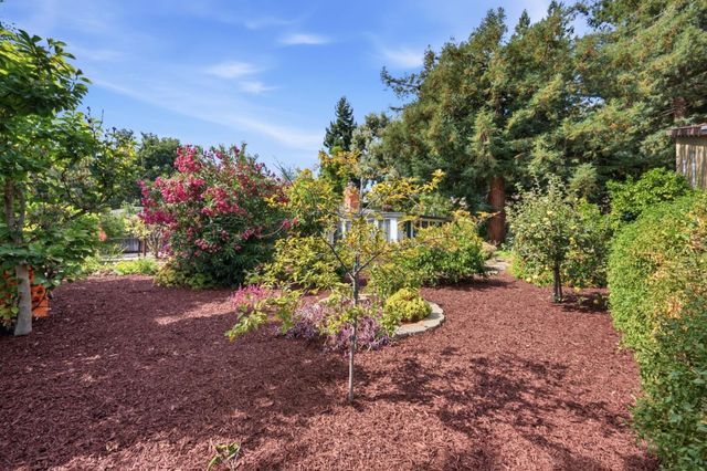 190 E Middlefield Road, Mountain View, CA 94043