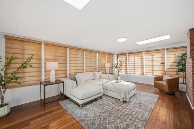 190 E Middlefield Road, Mountain View, CA 94043