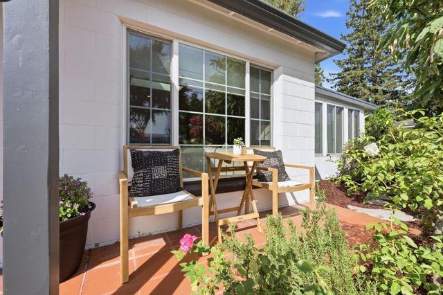 190 E Middlefield Road, Mountain View, CA 94043
