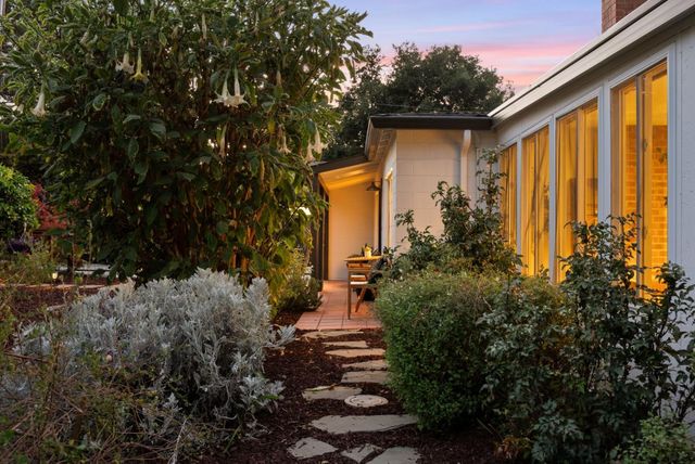 190 E Middlefield Road, Mountain View, CA 94043