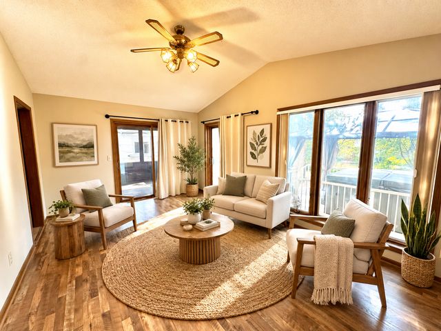 1350 Hillside Street, Hastings, MN 55033