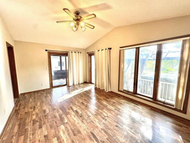 1350 Hillside Street, Hastings, MN 55033