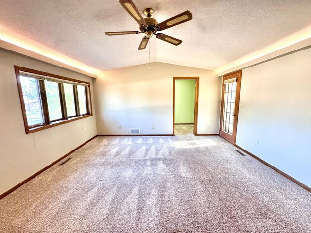1350 Hillside Street, Hastings, MN 55033