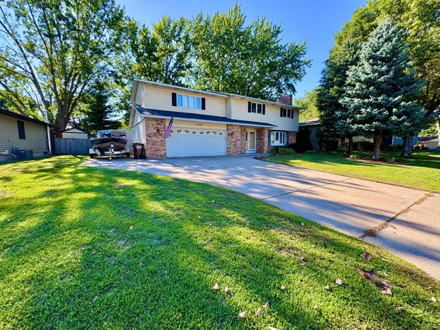 1350 Hillside Street, Hastings, MN 55033