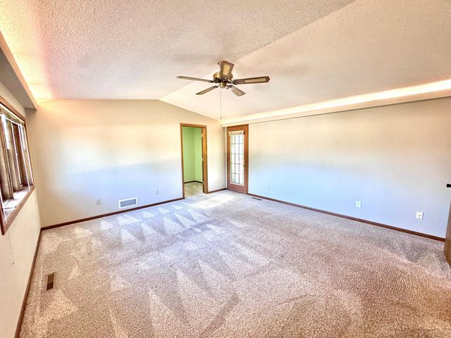 1350 Hillside Street, Hastings, MN 55033