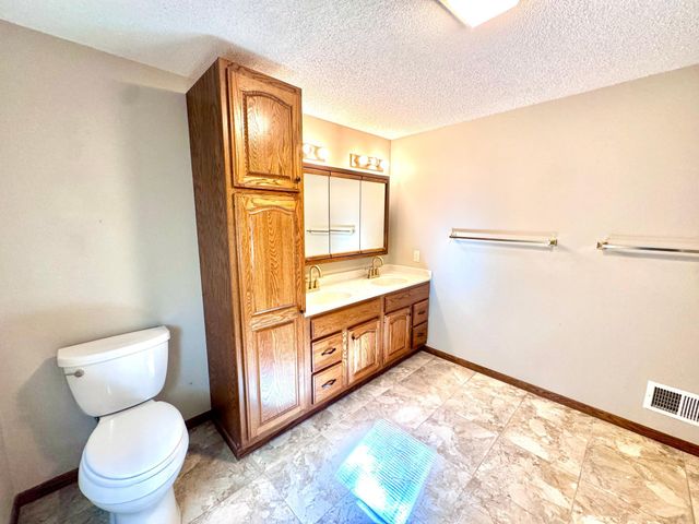 1350 Hillside Street, Hastings, MN 55033
