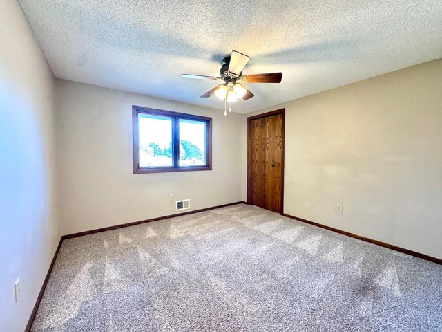 1350 Hillside Street, Hastings, MN 55033