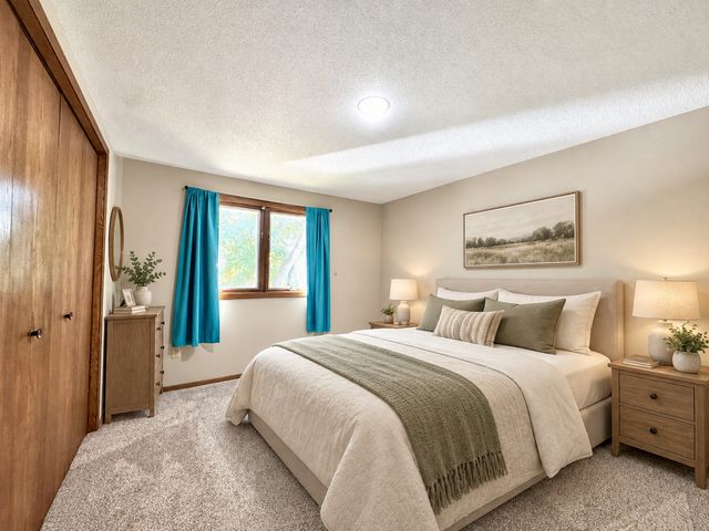 1350 Hillside Street, Hastings, MN 55033