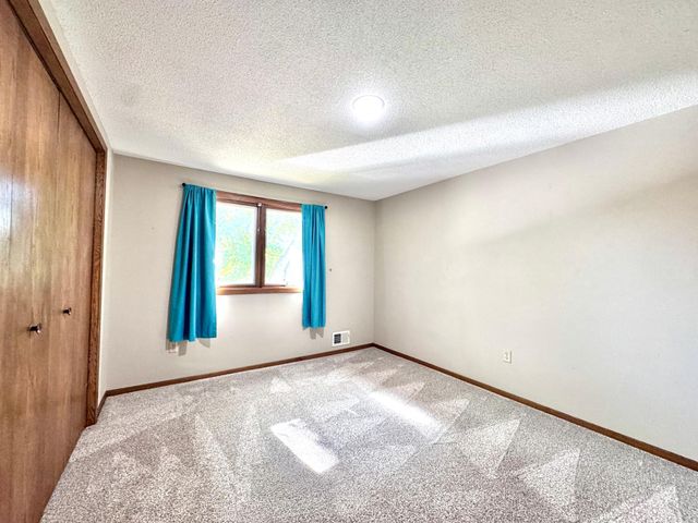 1350 Hillside Street, Hastings, MN 55033