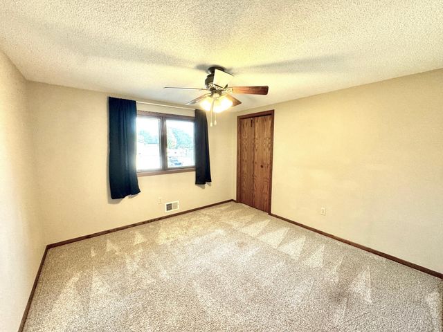 1350 Hillside Street, Hastings, MN 55033