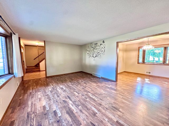 1350 Hillside Street, Hastings, MN 55033