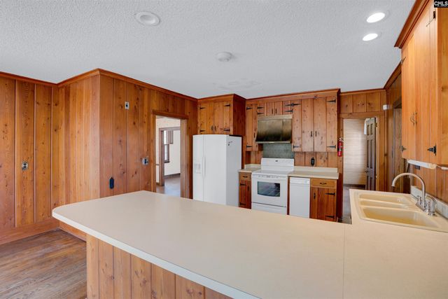 932 Toms Creek Road, Hopkins, SC 29061